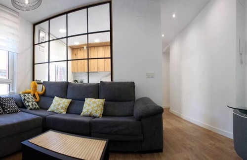 San Lazaro y Otero Apartment | Modern apartment in Oviedo by beBalmy
