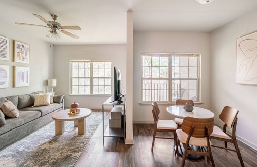 Covington Apartment | Modern Apartment in Prime Location (ID8014X44)