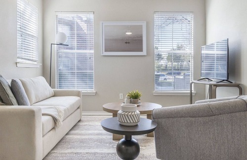 Grapevine Apartment | Modern Apartment in Prime Location (ID8340X83)