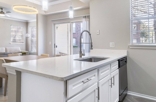 Grapevine Apartment | Modern Apartment in Prime Location (ID8340X83)
