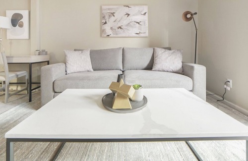 Lexington Apartment | Modern Apartment in Prime Location (ID1258X913)
