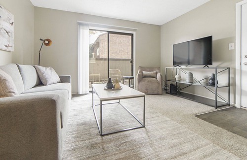 Lexington Apartment | Modern Apartment in Prime Location (ID1258X913)
