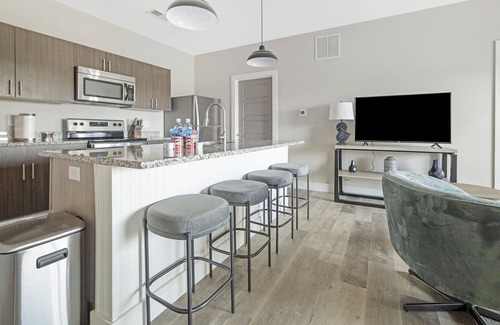 Keene Apartment | Modern Apartment in Prime Location (ID1011X401)