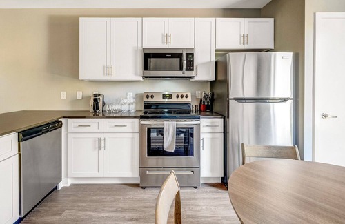 Nashville Apartment | Modern Apartment in Prime Location (ID6493X28)