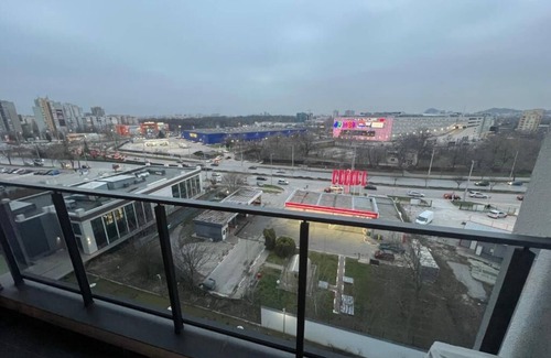 g.k. Trakia Condo | Modern apartment in Plovdiv - central, well connected, close to park and shopping!