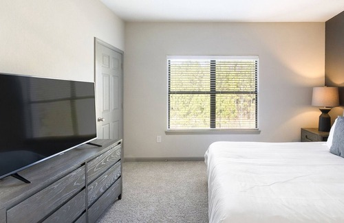 Sand Ridge Apartment | Modern Apartment in Prime Location (ID1655X62)