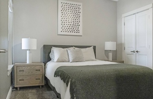 Gonzales Apartment | Modern Apartment in Prime Location (ID3766X51)