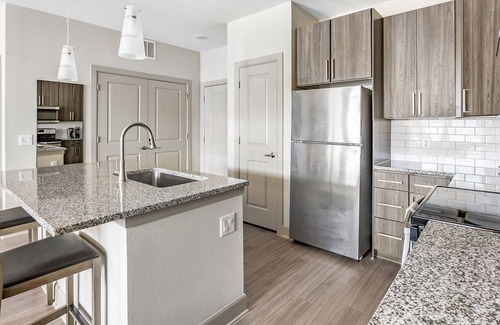 La Porte Apartment | Modern Apartment in Prime Location (ID7956X19)