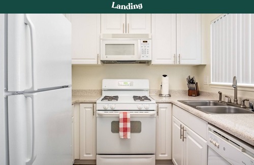 South Redlands Apartment | Modern Apartment in Prime Location (ID7963X57)