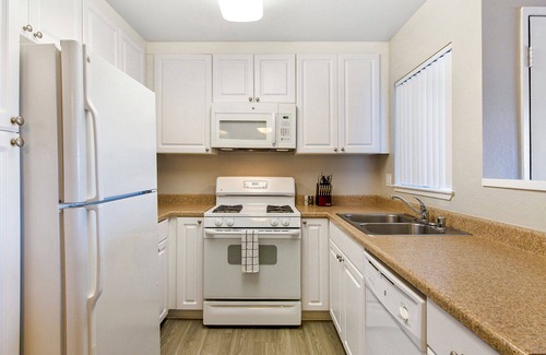 South Redlands Apartment | Modern Apartment in Prime Location (ID8806X71)
