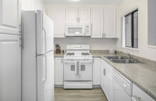 South Redlands Apartment | Modern Apartment in Prime Location (ID1233X125)
