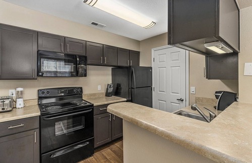 Ballwin Apartment | Modern Apartment in Prime Location (ID8457)