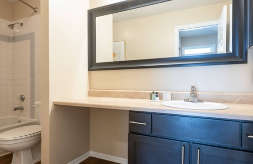 Ballwin Apartment | Modern Apartment in Prime Location (ID7050X25)