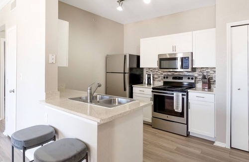 Lewisville Apartment | Modern Apartment in Prime Location (ID7966X24)