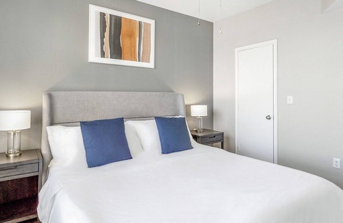 Lewisville Apartment | Modern Apartment in Prime Location (ID7966X24)