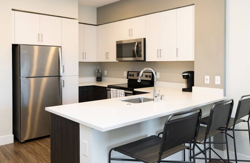 Centerville Apartment | Modern Apartment in Prime Location (ID9011X3)