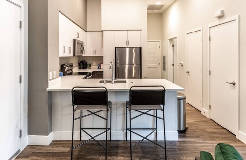 Centerville Apartment | Modern Apartment in Prime Location (ID9011X8)