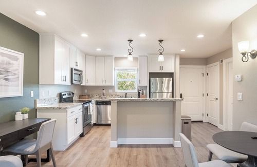 Fremont Apartment | Modern Apartment in Prime Location (ID8203X92)