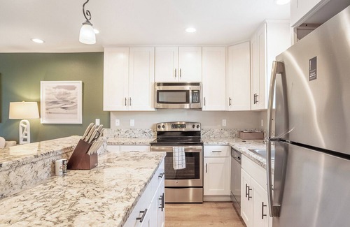 Fremont Apartment | Modern Apartment in Prime Location (ID8203X92)