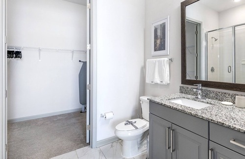 Garland Apartment | Modern Apartment in Prime Location (ID7989X65)