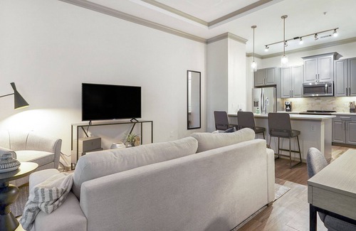 Garland Apartment | Modern Apartment in Prime Location (ID9415X18)