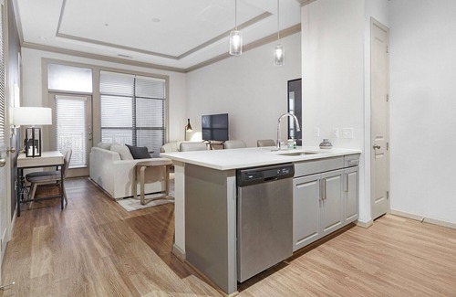 Garland Apartment | Modern Apartment in Prime Location (ID9415X18)