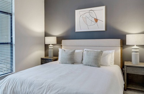 Garland Apartment | Modern Apartment in Prime Location (ID8403X71)
