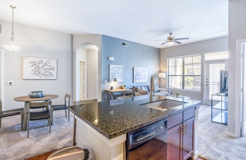 Barker Apartment | Modern Apartment in Prime Location (ID7038X20)
