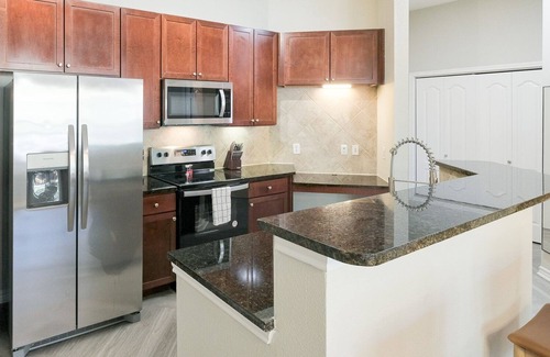 Barker Apartment | Modern Apartment in Prime Location (ID5188X68)