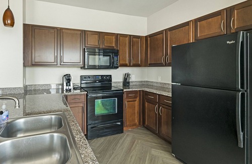 Pearland Apartment | Modern Apartment in Prime Location (ID9524X15)