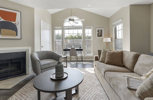 Cordova Apartment | Modern Apartment in Prime Location (ID2764X48)