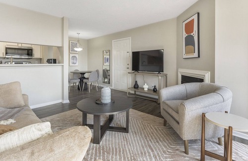 Cordova Apartment | Modern Apartment in Prime Location (ID2764X48)
