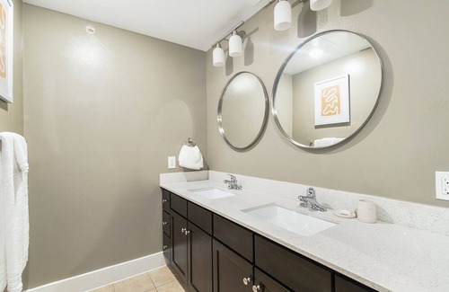 Allandale Apartment | Modern Apartment in Prime Location (ID8652X4)