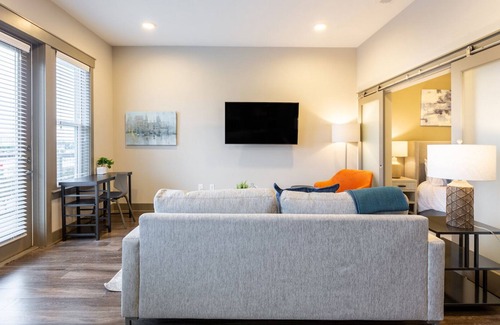 Vickery Meadow Apartment | Modern Apartment in Prime Location (ID3132)