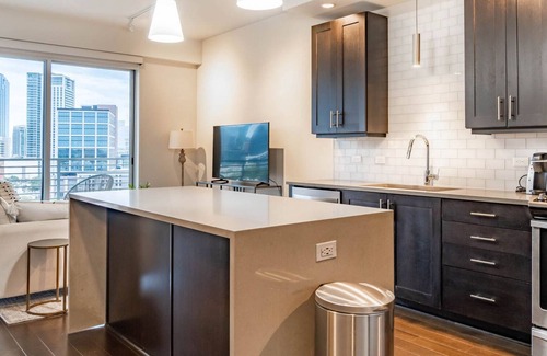 Uptown Apartment | Modern Apartment in Prime Location (ID1513X37)