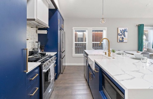 Oak Cliff Apartment | Modern Apartment in Prime Location (ID1204X610)