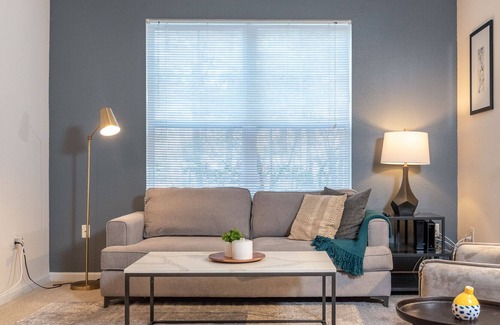 Durham Apartment | Modern Apartment in Prime Location (ID7307)