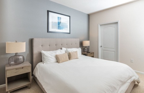 Durham Apartment | Modern Apartment in Prime Location (ID7307)