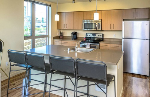 New Tacoma Apartment | Modern Apartment in Prime Location (ID8687X92)