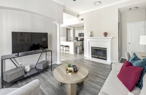 Far North Dallas Apartment | Modern Apartment in Prime Location (ID3320X94)
