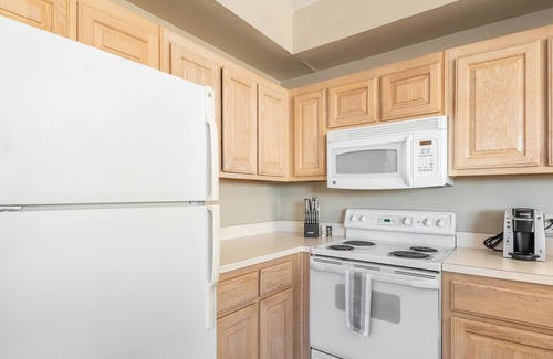 South Tulsa Apartment | Modern Apartment in Prime Location (ID8246X10)