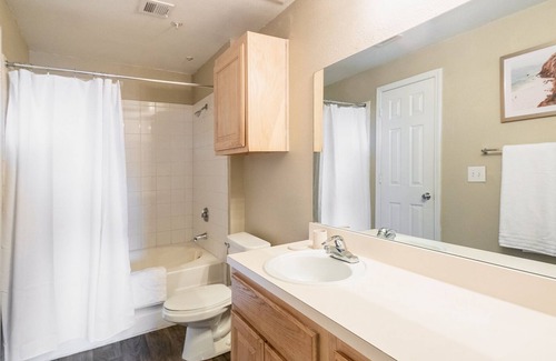 South Tulsa Apartment | Modern Apartment in Prime Location (ID8246X10)