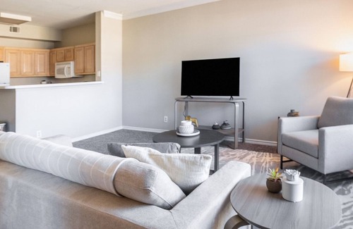 South Tulsa Apartment | Modern Apartment in Prime Location (ID8628X77)