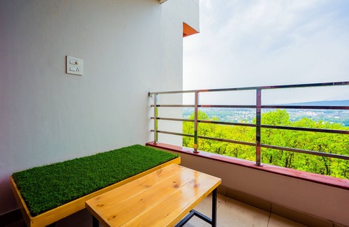 Bullawala Apartment | Modern Apartment in Serene location on Cityside HillTop