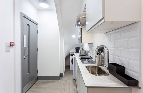 Ealing Apartment | Modern Apartment in the Heart of Ealing, London.