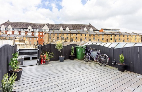 Ealing Apartment | Modern Apartment in the Heart of Ealing, London.