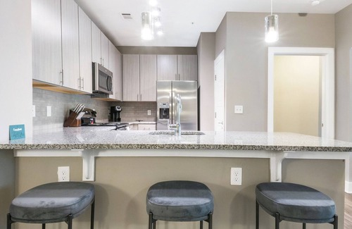 West Ashley Apartment | Modern Apartment in Prime Location (ID7332X93)