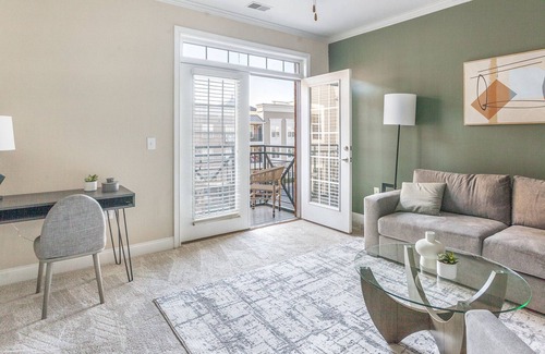 Greensboro Apartment | Modern Apartment in Prime Location (ID1285X345)