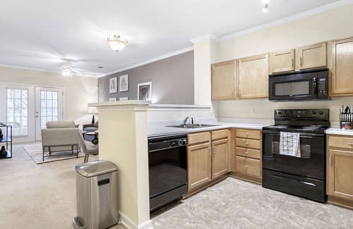Greensboro Apartment | Modern Apartment in Prime Location (ID9150X02)