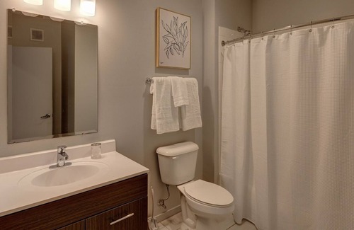 Grove City Apartment | Modern Apartment in Prime Location (ID4290X54)